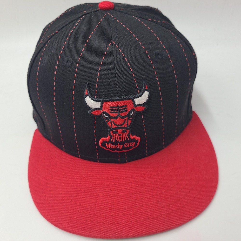 Chicago Bulls Hat Snapback New Era 9Fifty Black Red NBA Windy City Pinstripe Men